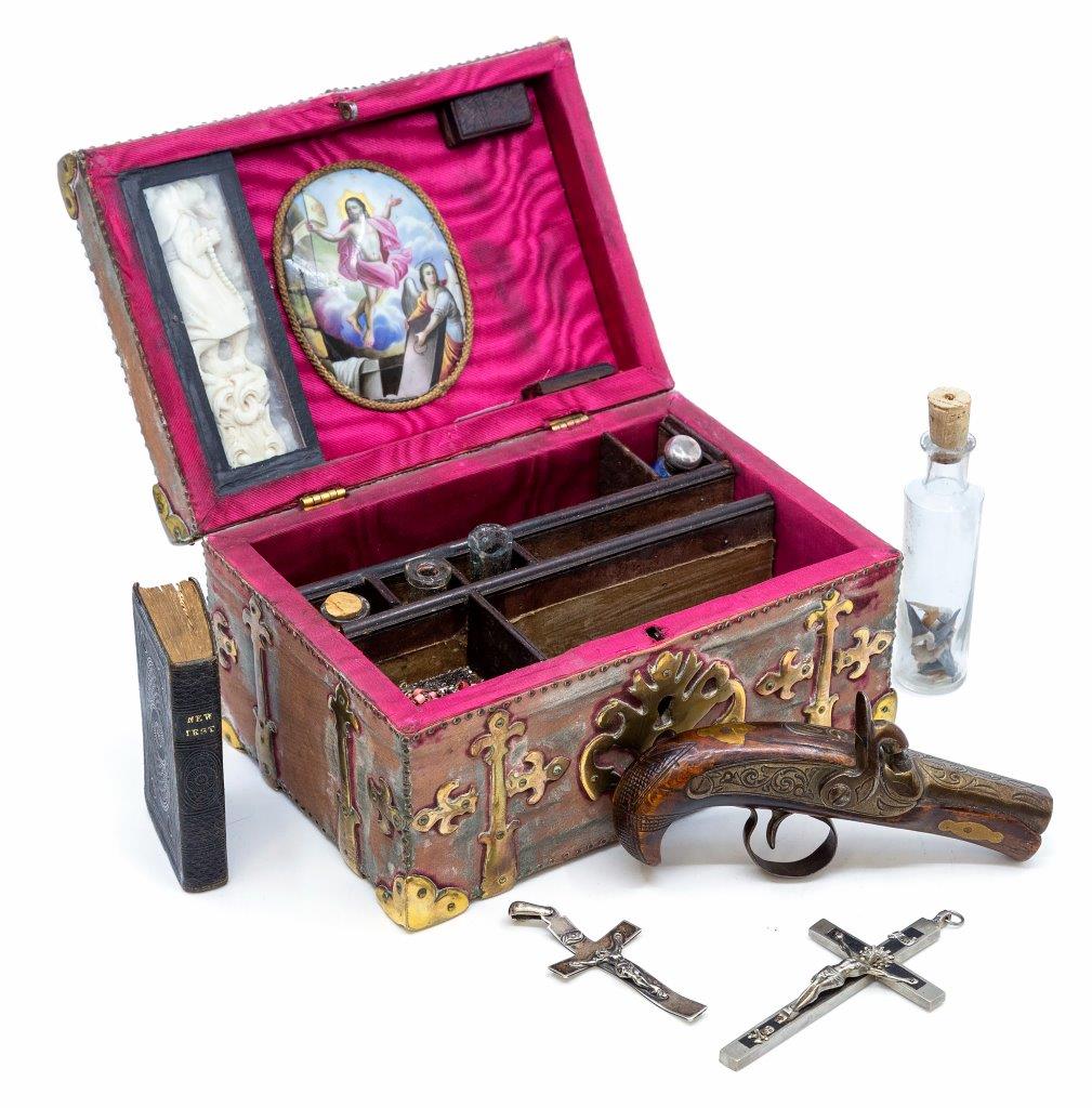 Vampire-Slaying Kit goes up for auction in the UK